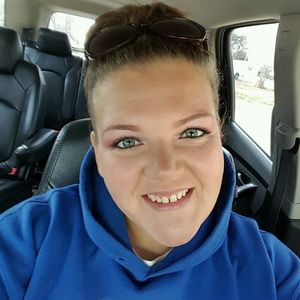 Meet your Posher, Desiree